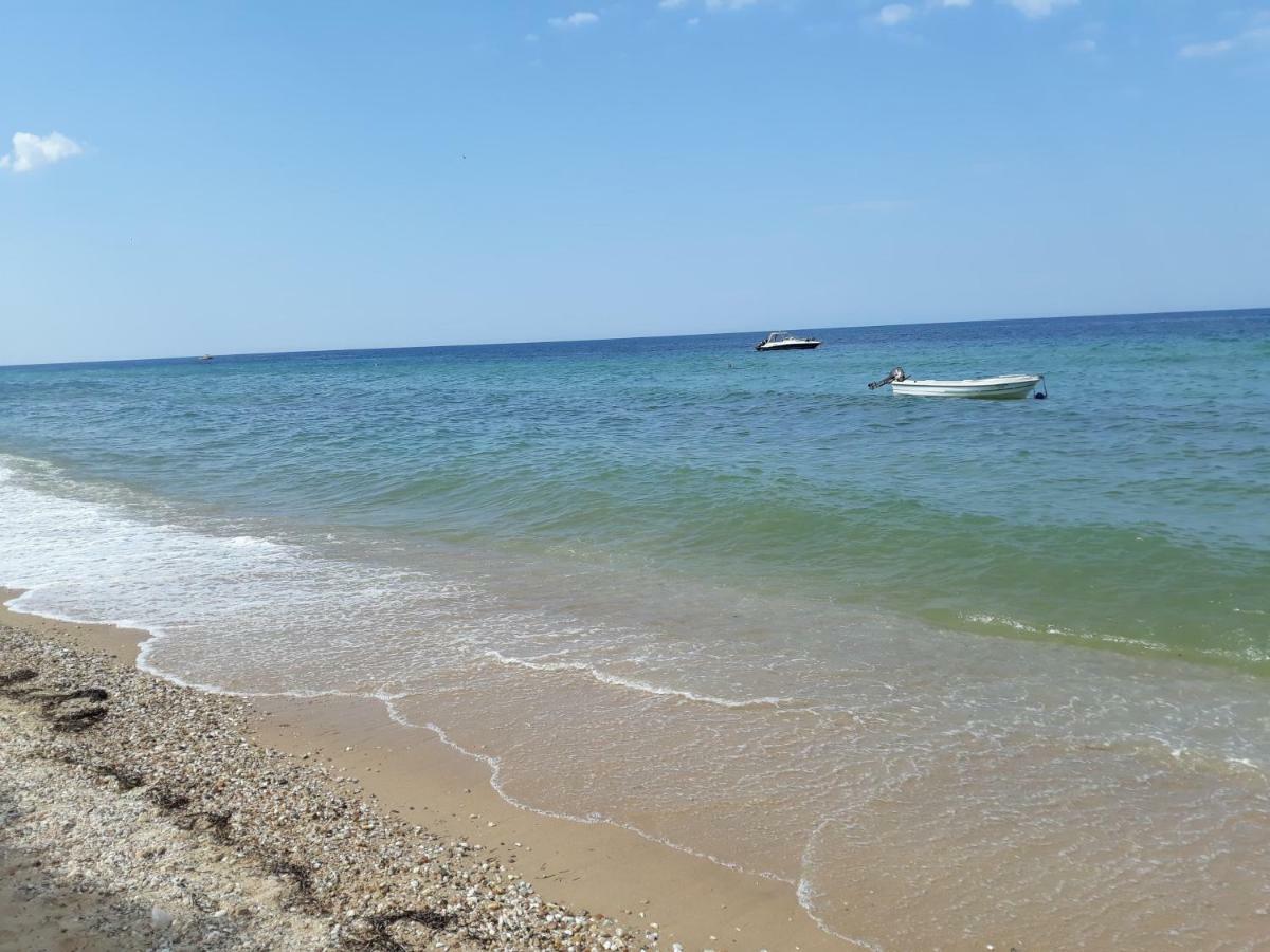 Beach House Nea Poteidaia Bagian luar foto